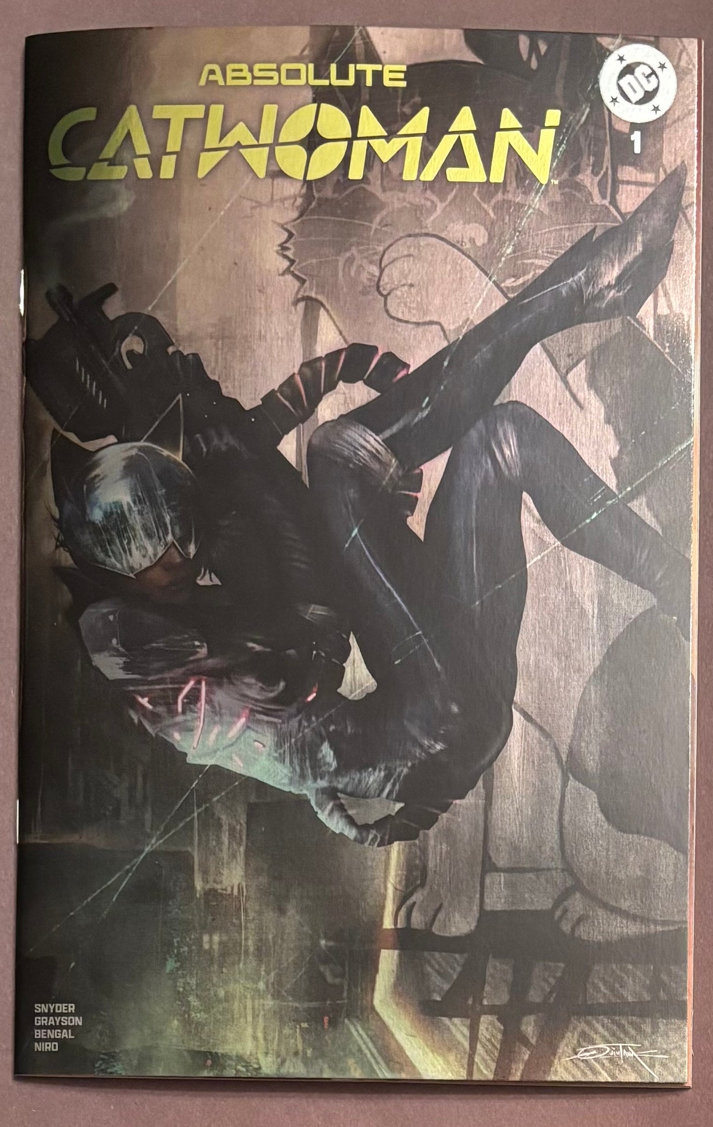 ABSOLUTE CATWOMAN #1 DAN QUINTANA FOIL TRADE DRESS EXCLUSIVE